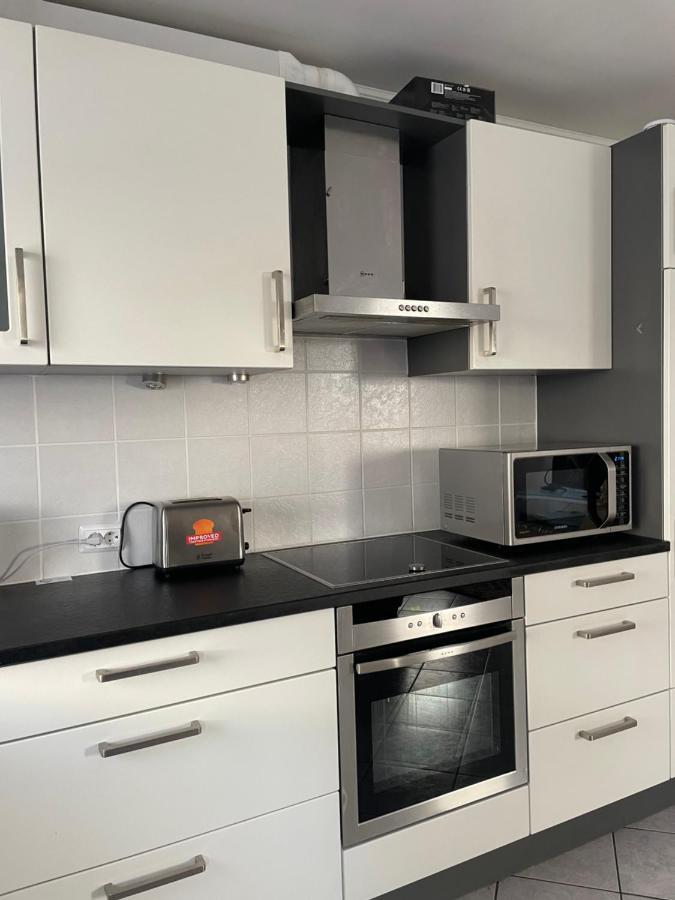 Large Room In Schuttrange Free Parking 10Mins To Airport Excellent Customer Services Exterior photo