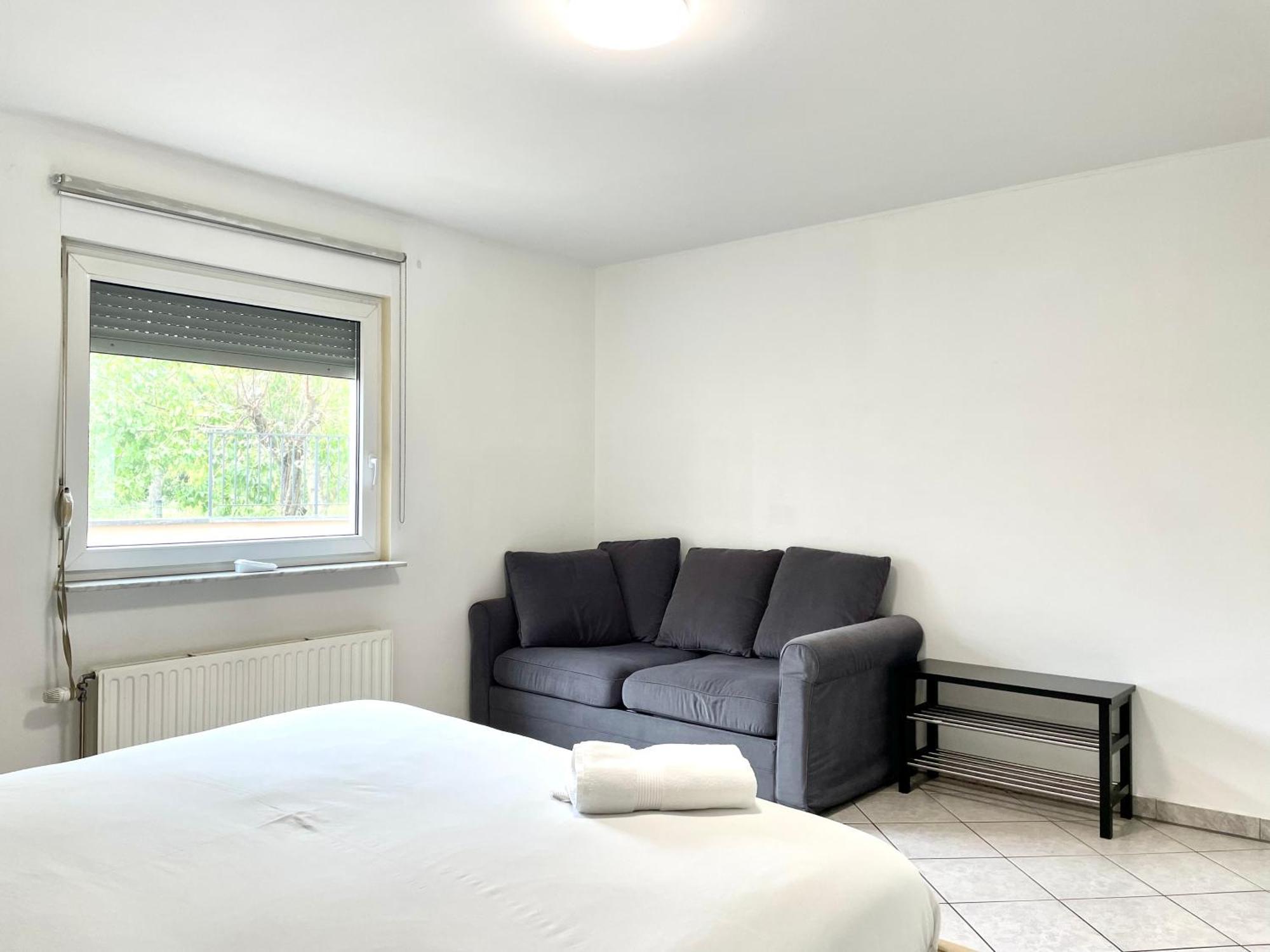 Large Room Free Parking 10Mins To Luxembourg Airport Excellent Customer Service Exterior photo