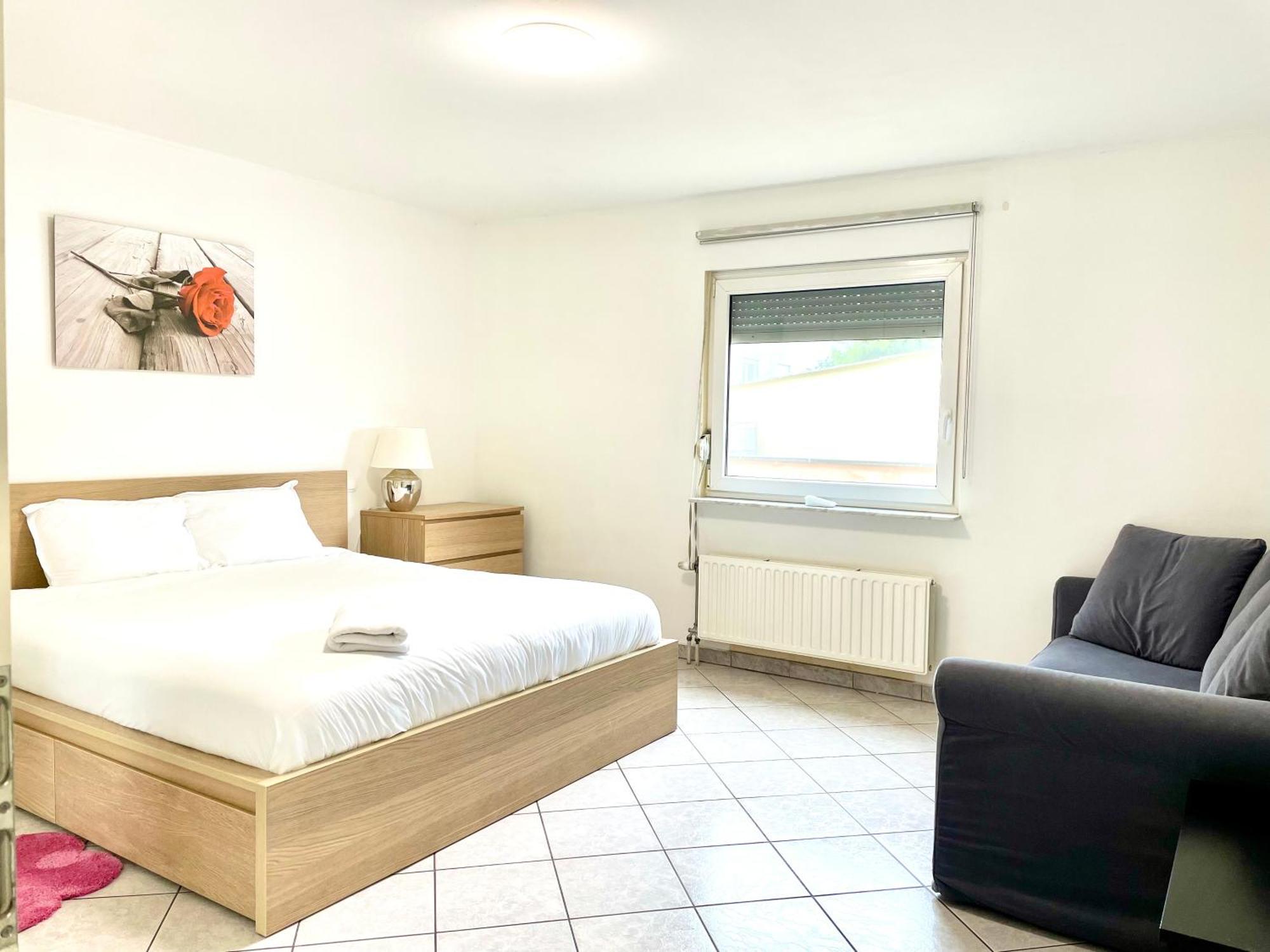 Large Room In Schuttrange Free Parking 10Mins To Airport Excellent Customer Services Exterior photo